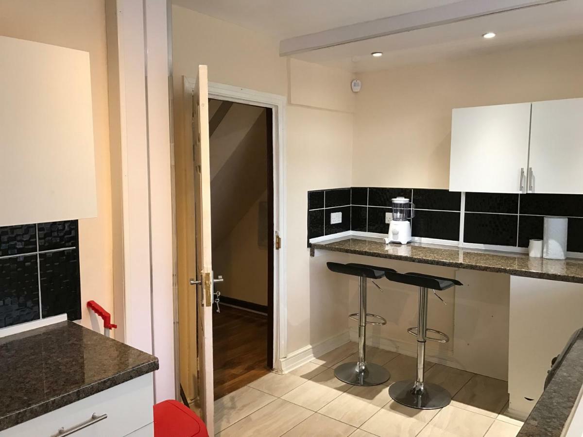 Rosewood Lodgings Special Offer For Student On Long Stay Manchester Buitenkant foto